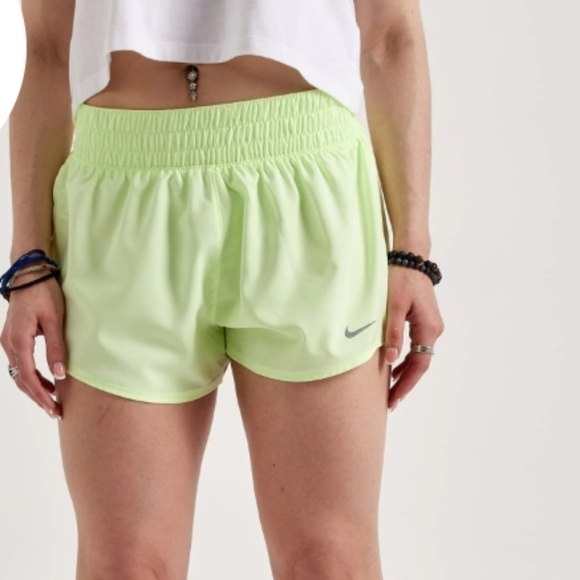 NWT WOMENS NIKE ONE DRI-FIT LINED SHORTS GREEN, SIZE M - Picture 11 of 13